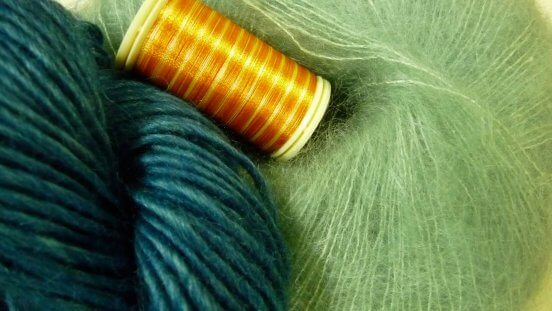 Mohair, fil à coudre, mérinos. Mélange audacieux pour une splendide écharpe