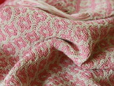 Etole en coton mercerisé. Deflected doubble weave.