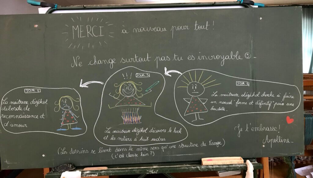 La BD d'Apoline, la maitresse des écoles sur le tableau noir